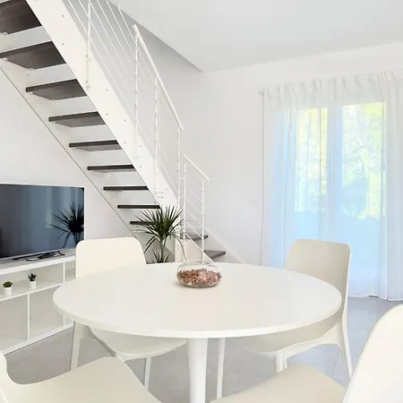 Se252 - Montemarciano, Bilocale Rinnovato Con Giardino *