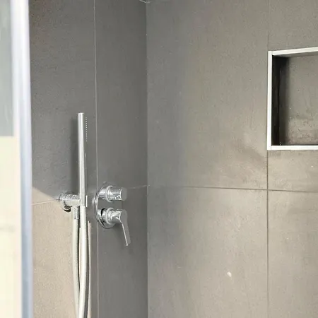Se252 - Montemarciano, Bilocale Rinnovato Con Giardino * Монтемарчано